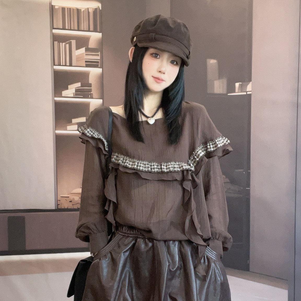 T恤女2026秋季新款气质减龄撞色拼接格子荷叶边打底衫长袖上衣