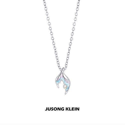 Jusong klein 钛钢项链 春日蝴蝶系列渐变鱼尾项链女轻奢锁骨链
