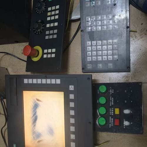 可维修西门子802D sl屏幕6FC5 370-0AA00-3BA议价