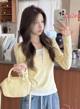嫩黄色假两件长袖T恤女秋冬季2025爆款小众修身独特别致短款上衣