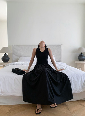 HEBEN MODE 好穿瘦成纸片人 高级感中长款黑色显瘦背心连衣裙