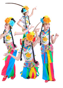 儿童俏花旦风演出民族舞蹈服