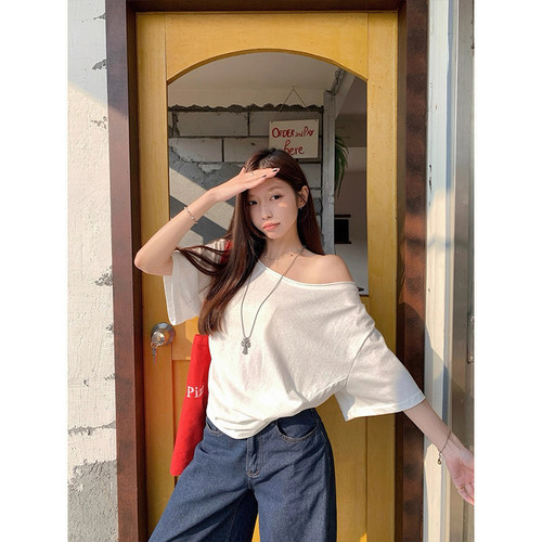MosesQueen魔西女王慵懒斜肩短袖T恤夏季薄款宽松显瘦短款上衣