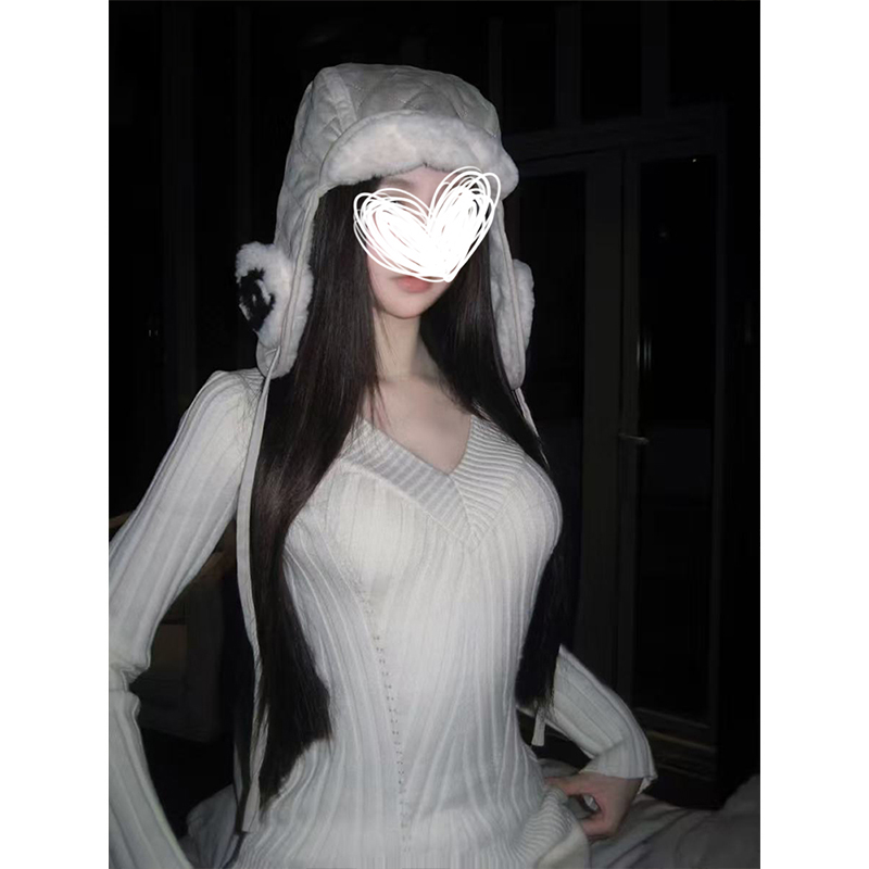 MosesQueen魔西女王白色V领修身针织衫冬季新款保暖内搭毛衣上衣