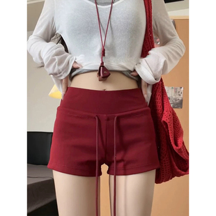 女夏紅色包臀休閑褲 子 辣妹抽繩運(yùn)動(dòng)短褲 MosesQueen魔西女王美式