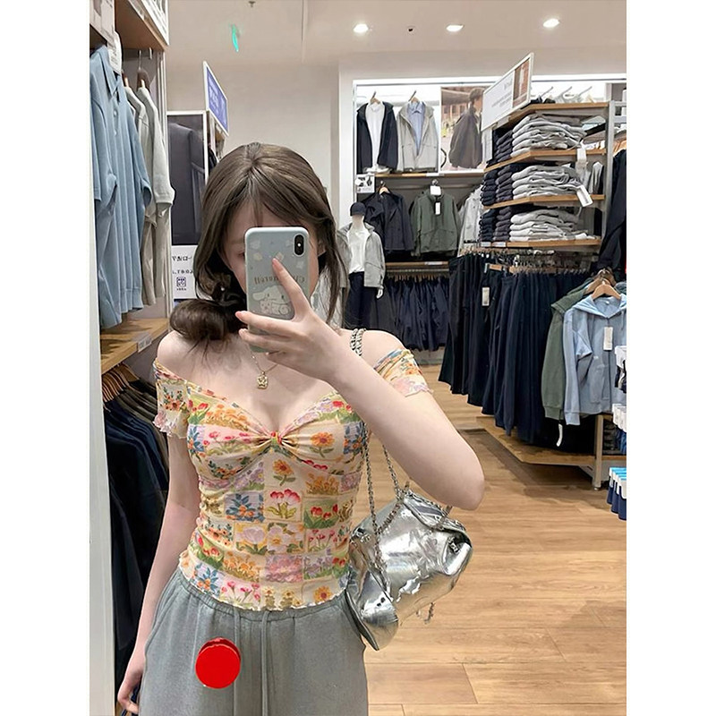 MosesQueen魔西女王油画感v领短袖T恤女设计感木耳边辣妹短款上衣