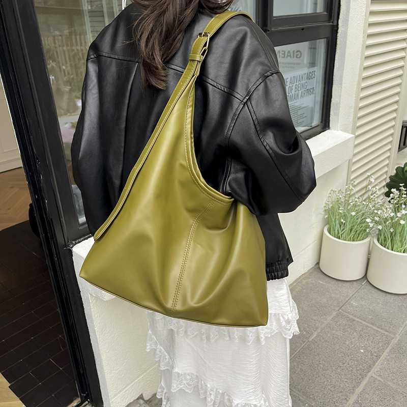 大容量斜挎包女2025新款松弛感