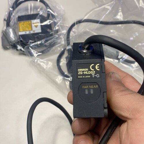 议价ZS-HLDS2激光位移传感器 日本制造工业工控检测传感元件维修