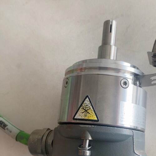 议价AMG73-S-W29-S2048 编码器 SEW工控自动化配件维修