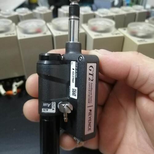 议价GT2-A12K 接触位移传感器 工业工控自动化检测元件维修