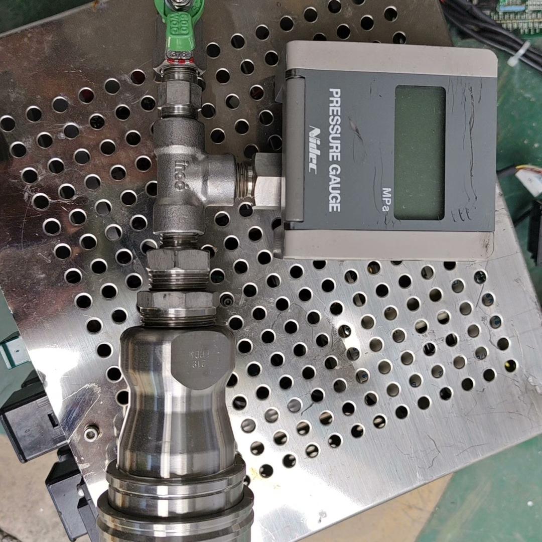议价PG-200-103GMP-S 压力表 0-1MPa 带绿色球阀精确压力测量维修