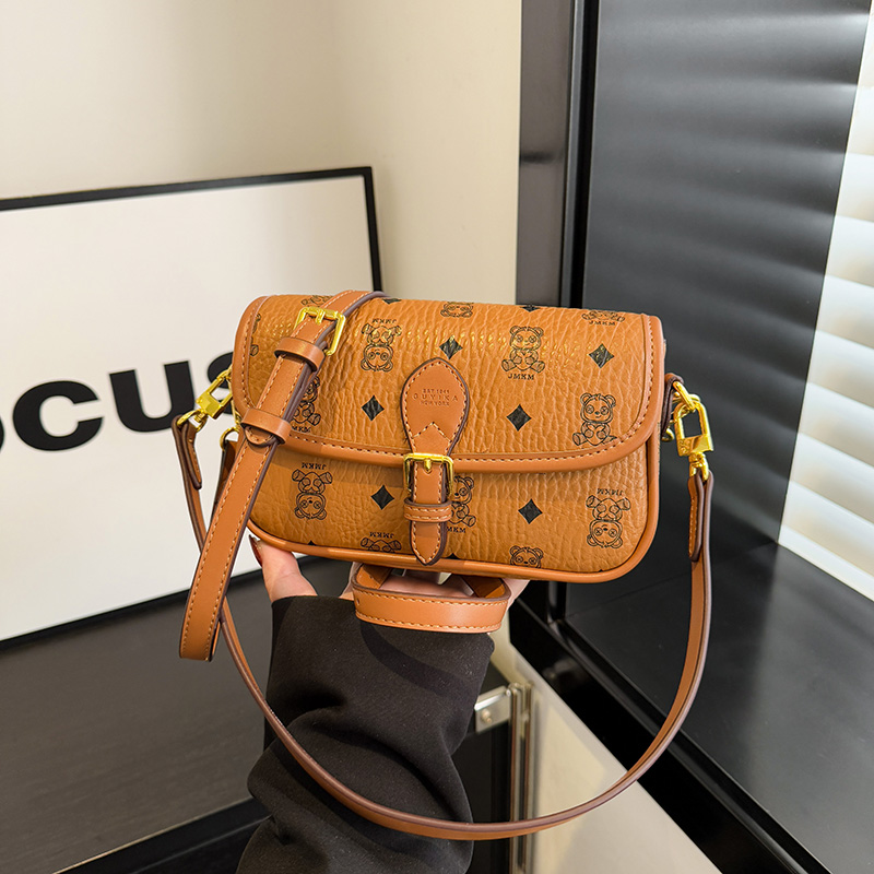 夏天超火小包包女2025新款时尚法棍腋下包百搭轻奢小众斜挎手机包