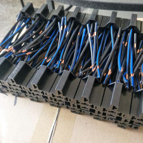 汽车用继电器插座12V24V4脚5脚加装防水耐高温电木插座胶木插座