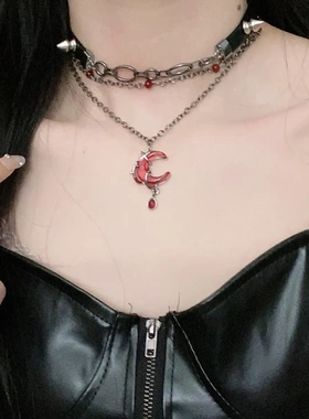 暗黑哥特猩红月牙吊坠项链y2k甜酷辣妹铆钉多层皮质choker锁骨链