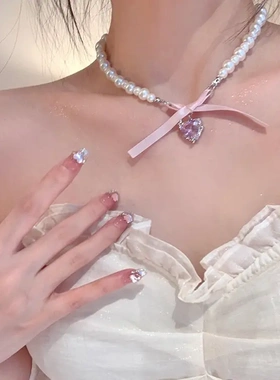 新款粉色爱心蝴蝶结珍珠项链女小众设计感甜美纯欲颈链锁骨链