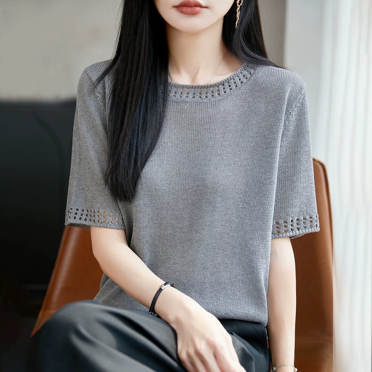 正肩冰丝短袖T恤女夏季2026新款圆领薄款针织清爽透气打底衫上衣