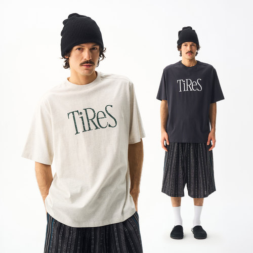 TIRES印花logo短袖纯色标语tee