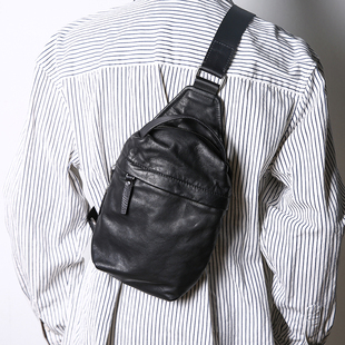 水洗软皮胸包男真皮斜挎包高级感休闲斜肩包头层牛皮小众机车包