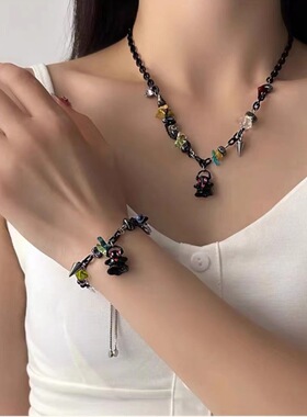 稀奇古怪的项链彩色碎石