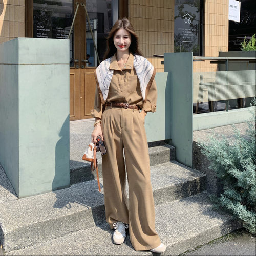 卡其色翻领衬衫披肩阔腿裤套装女秋季松弛感修身两件套新款高雅风