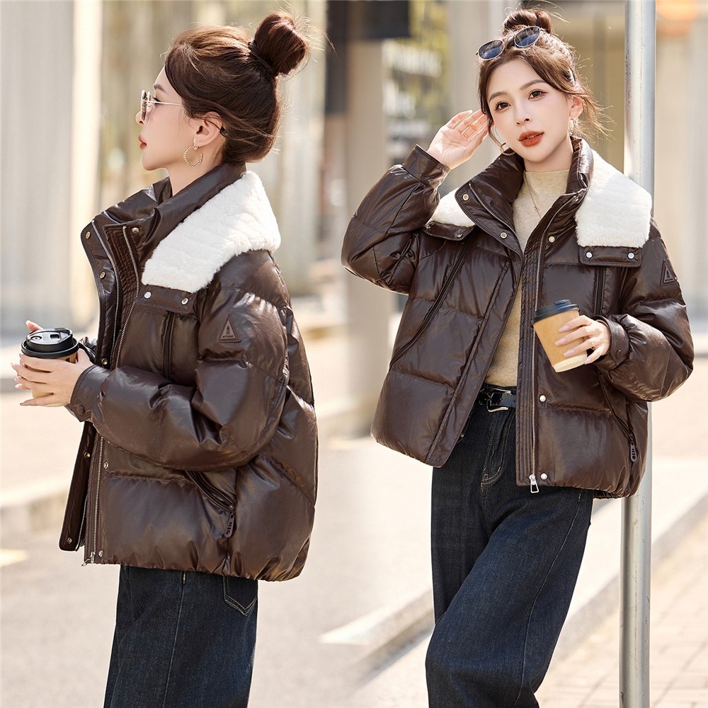 休闲风翻领毛领短款羽绒服