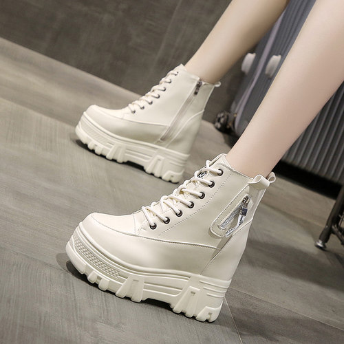 内外增高马丁靴短靴女英伦风2021秋新款小众炸街小个子百搭厚底靴