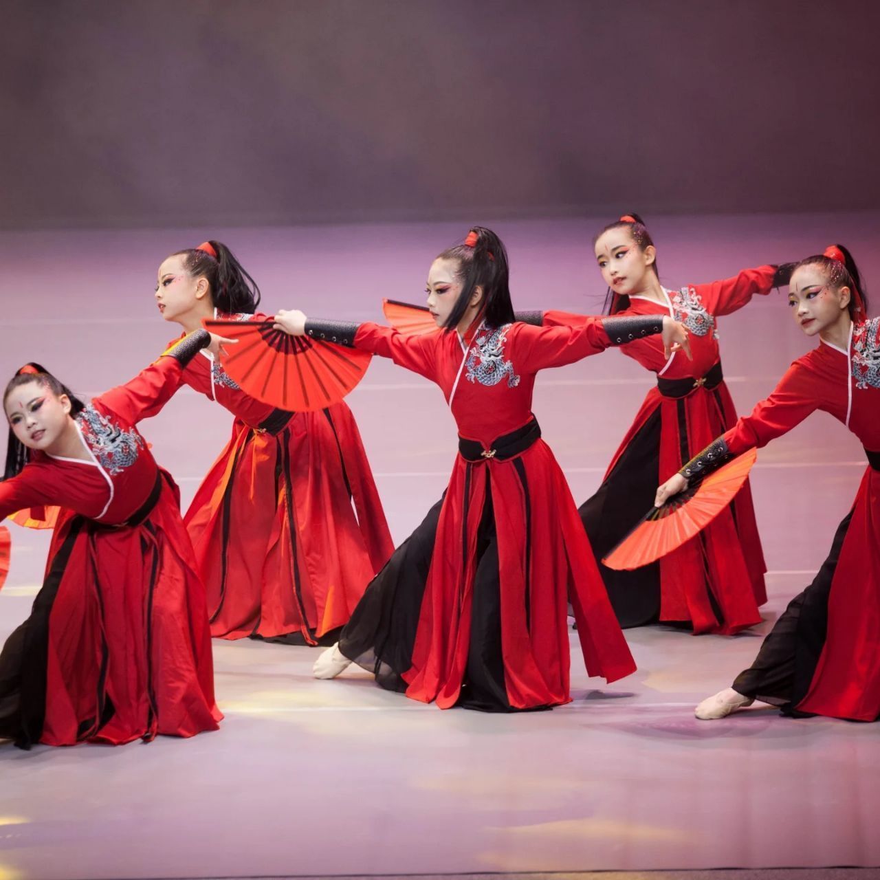 雪龙吟象王行九州同古装扇子