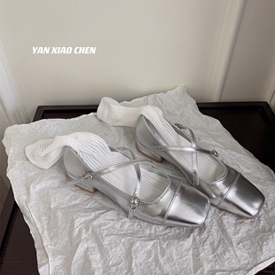 女低跟芭蕾交叉扣带粗跟少女单鞋 法式 小香风方头银色玛丽珍鞋