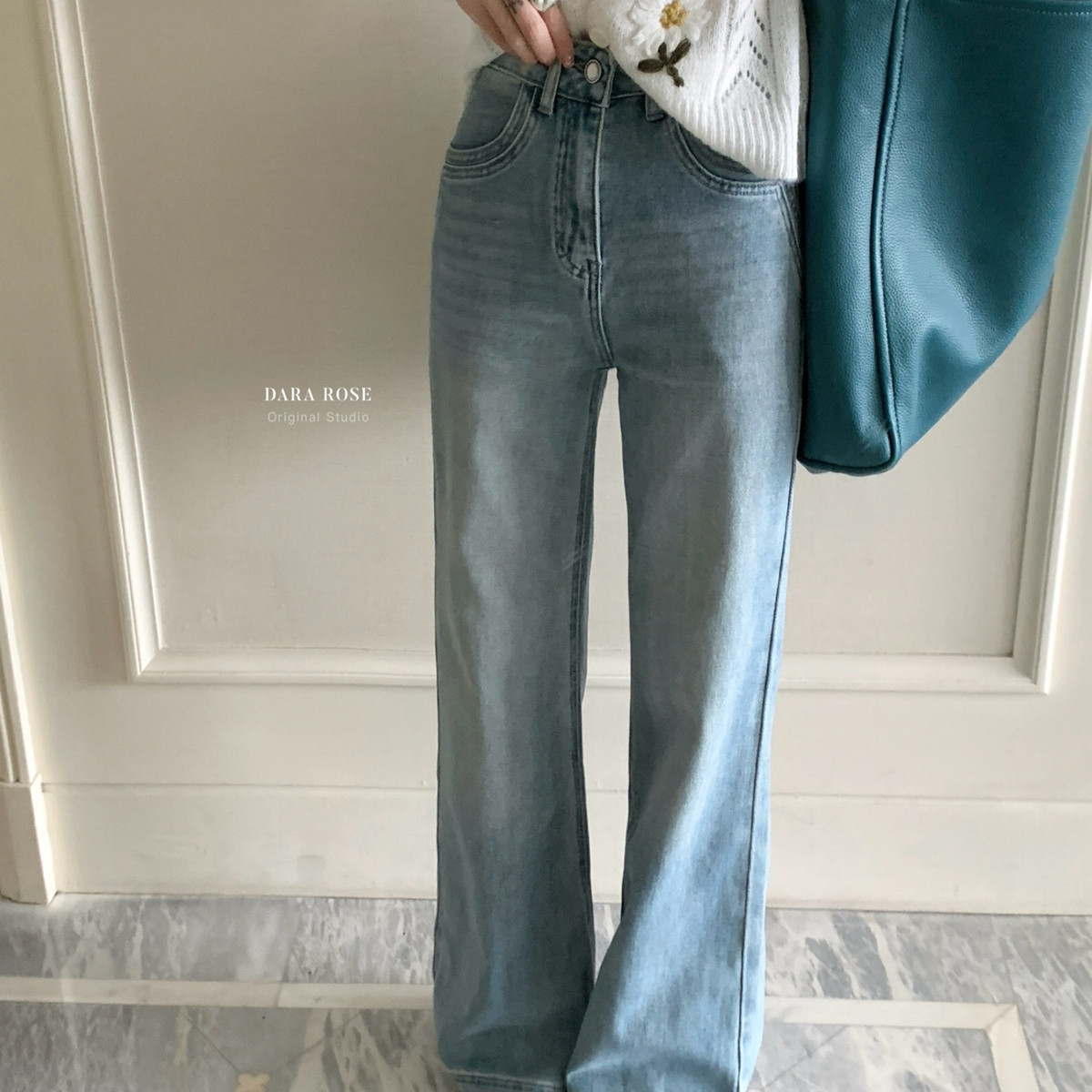 2早春简约百搭水洗蓝微喇牛仔裤直筒牛仔裤女2026新款宽松阔腿裤