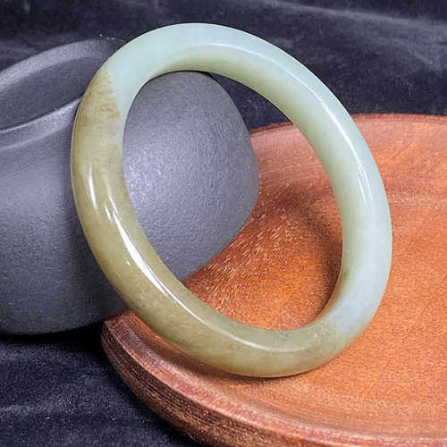 和田玉手镯且末蓝糖和田玉