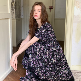 竹依依原创法式黑色碎花中袖连衣裙女夏宽松收腰显瘦圆领裙子均码