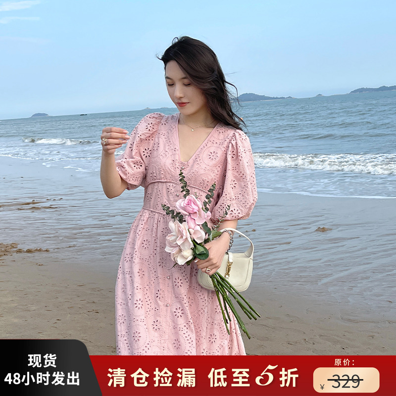 宽松显瘦镂空粉色蕾丝温柔风