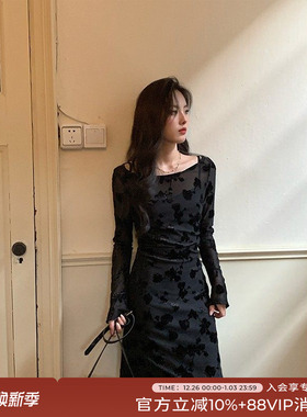 竹依依2025夏季千金风法式高级圆领重工植绒金丝白色连衣裙长袖