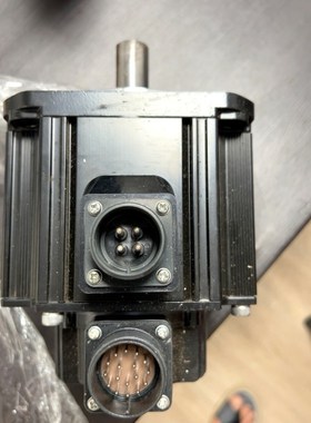 富士伺服电机GYG102C5-RG5成色漂亮 使用时间短 保 议价