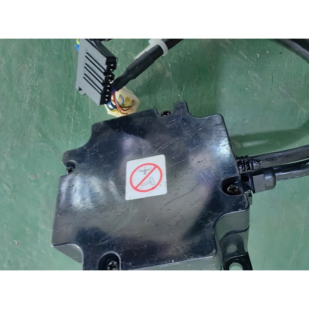 SGMP-02A3TE33安川伺服电机成色漂亮功能包好质保三 议价