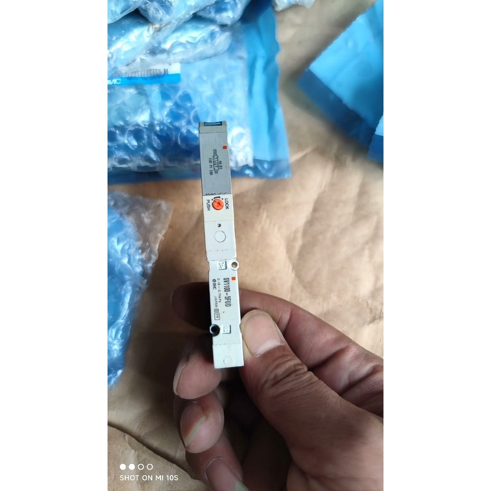 SMC电磁阀SV1100-5FUD共18个需要的私聊我 议价
