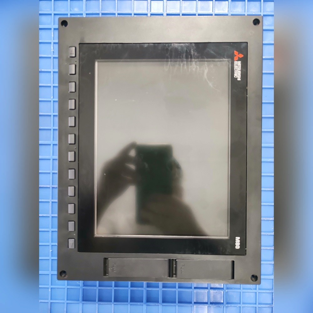 FCA80P-2B三菱M80系统主机8.4寸原装二 议价