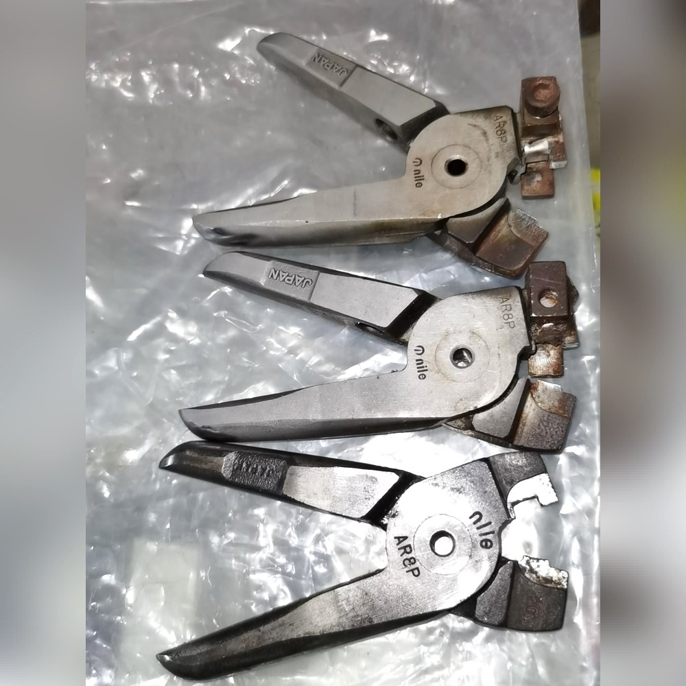 日本NILE利莱端子压线钳奶嘴钳AR8P2.0 夹头200 议价