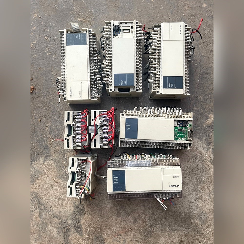 三菱PLCFX1N-60MR-001辅机FX2N-4A 议价