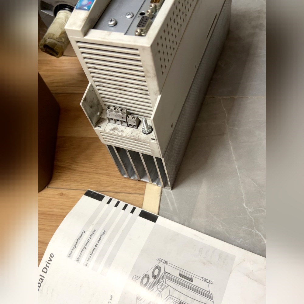 原装伦茨伺服驱动器EVS9321-EP就是外包装很脏功能不 议价