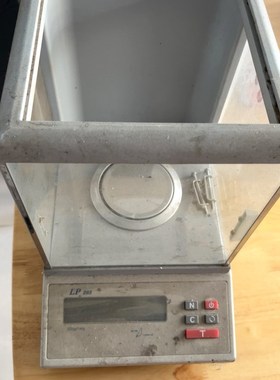 LP203电子秤 放在仓库很久了 便宜 议价