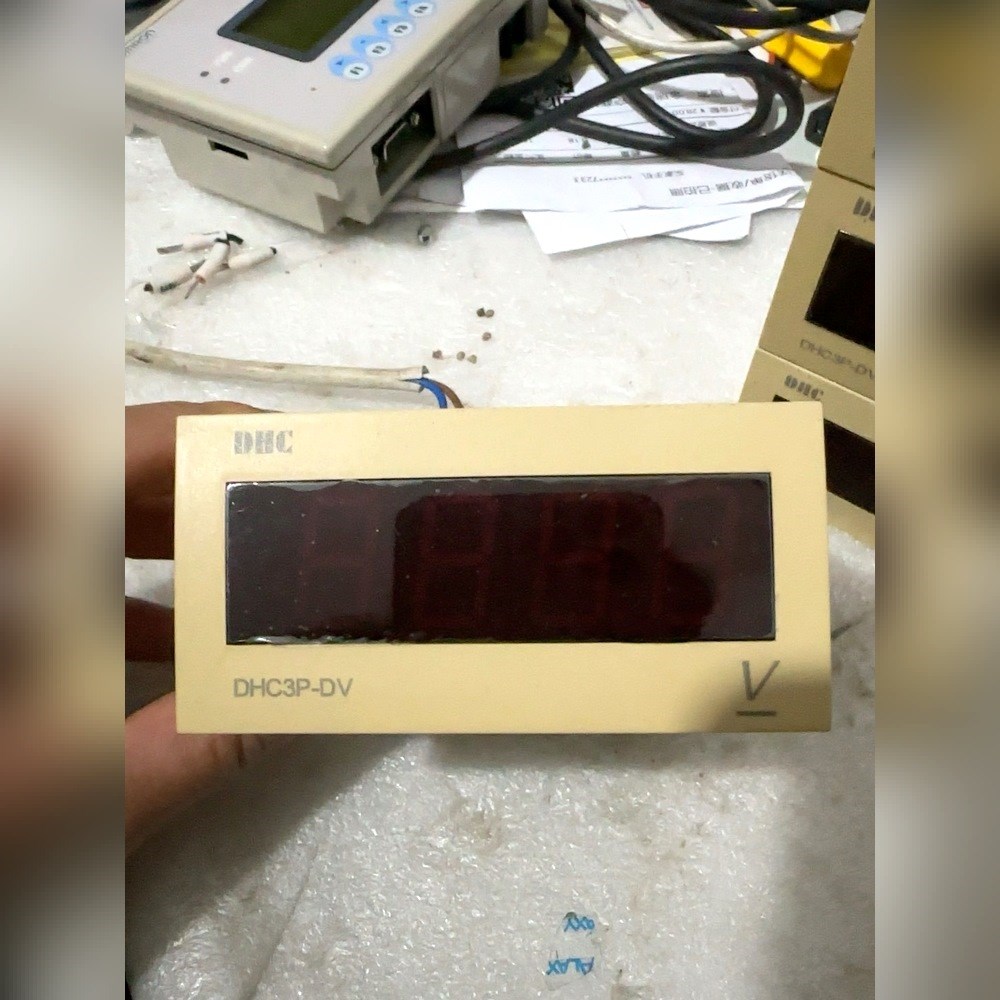 温州大华DHC3P-DV 直流电压表 数显电压表48*96m 议价