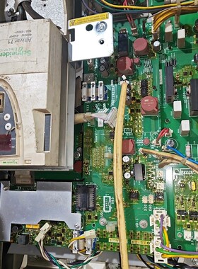 4 施耐德ATV6171 690V500KW大功率电 议价