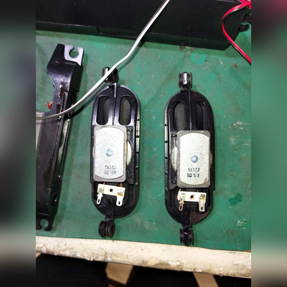 的四只喇叭一起100元不议价!!到付.每一款两支!! 议价