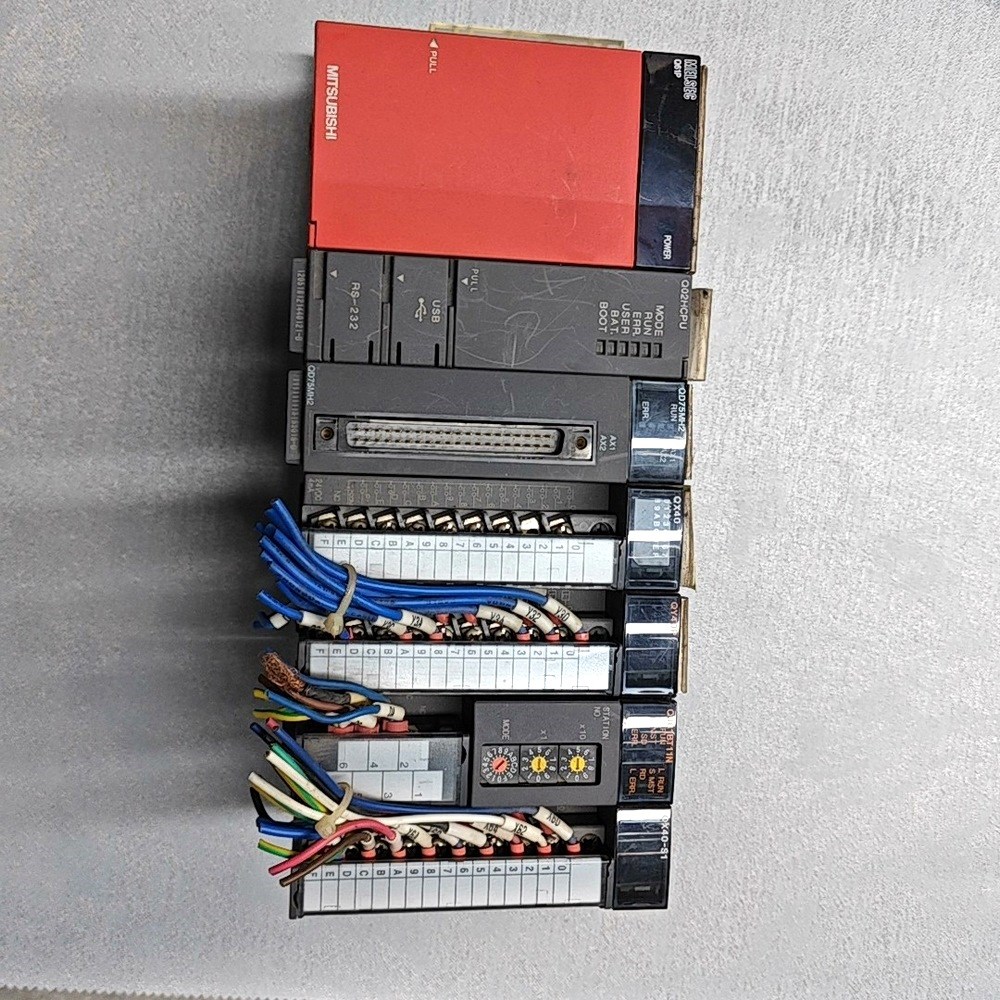 三菱Q61P Q02HCPU QD75MH2 QX40 QY 议价