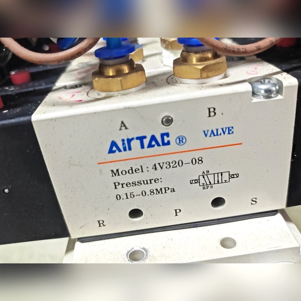 亚德客气动电磁阀4V320-08DC24V电压压力范围0 议价