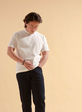 男女同款夏季白色圆领短袖t恤透气纯棉上衣情侣装黑色 铁马今歌