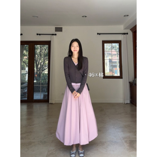 【郭九九呢】清冷V领假两件撞色修身开衫T恤上衣温柔风花苞裙半裙