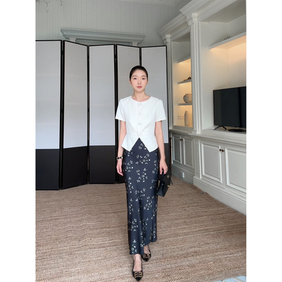 郭九九呢 气质收腰显瘦西装短袖上衣女夏季新款花色缎面半身裙
