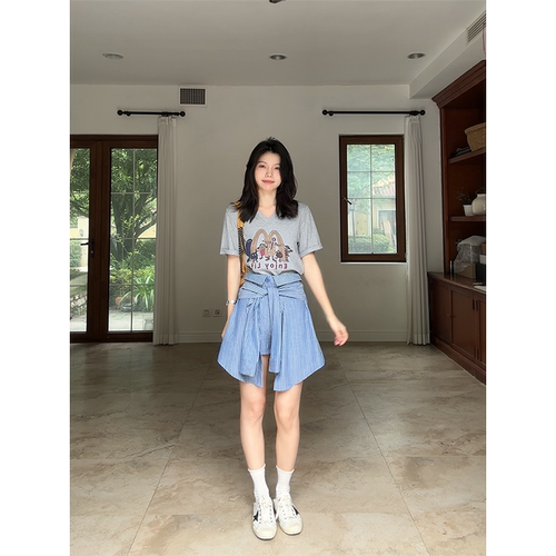 郭九九呢棉质V领印花宽松显瘦短袖T恤夏季百搭上衣不规则条纹短裤